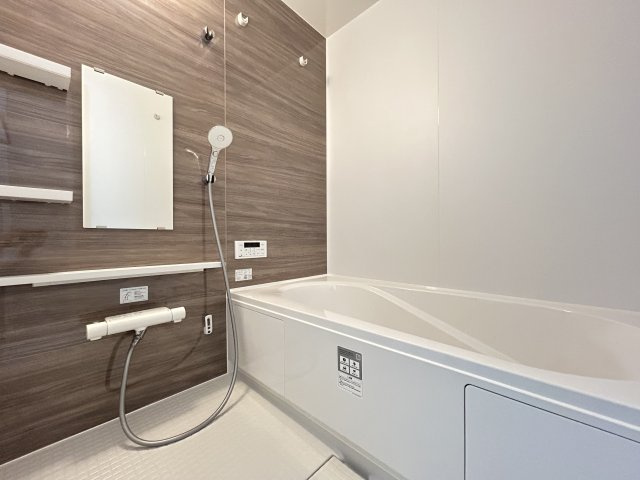 ◆リビング広々１９帖以上の３ＬＤＫ◆南向きのため陽当り良好◆桃山町伊賀１期の浴室|浴室