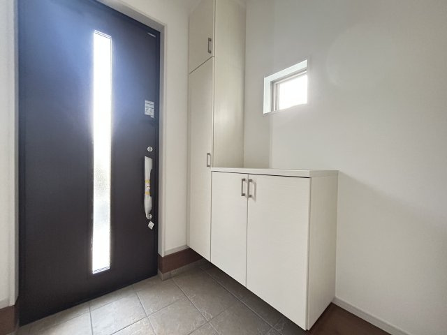 ◆リビング広々１９帖以上の３ＬＤＫ◆南向きのため陽当り良好◆桃山町伊賀１期の玄関|玄関