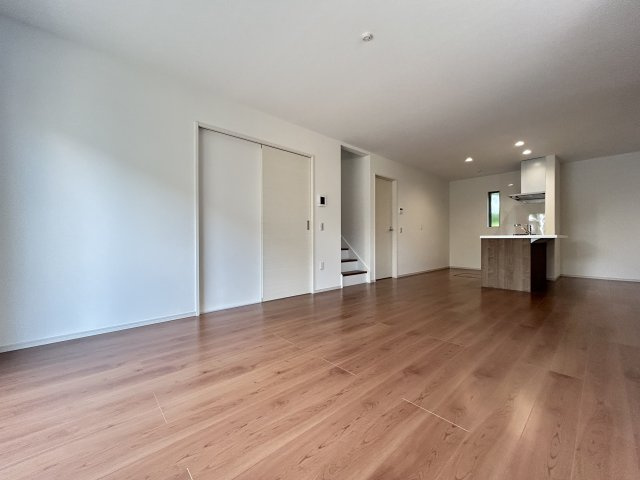 ◆リビング広々１９帖以上の３ＬＤＫ◆南向きのため陽当り良好◆桃山町伊賀１期の居間・リビング|リビング