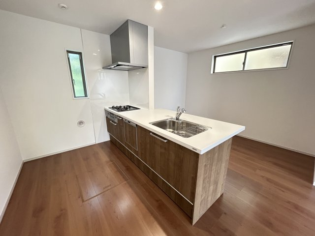 ◆リビング広々１９帖以上の３ＬＤＫ◆南向きのため陽当り良好◆桃山町伊賀１期のキッチン|キッチン