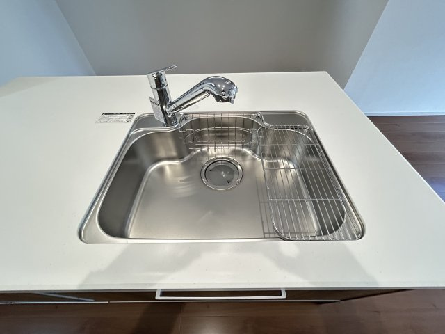 ◆リビング広々１９帖以上の３ＬＤＫ◆南向きのため陽当り良好◆桃山町伊賀１期のキッチン|シンク