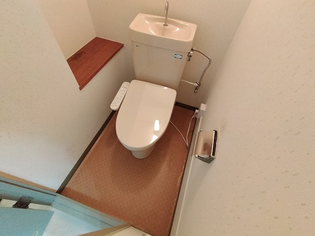 神戸市兵庫区塚本通６丁目の賃貸マンションのトイレ|ウォシュレット付