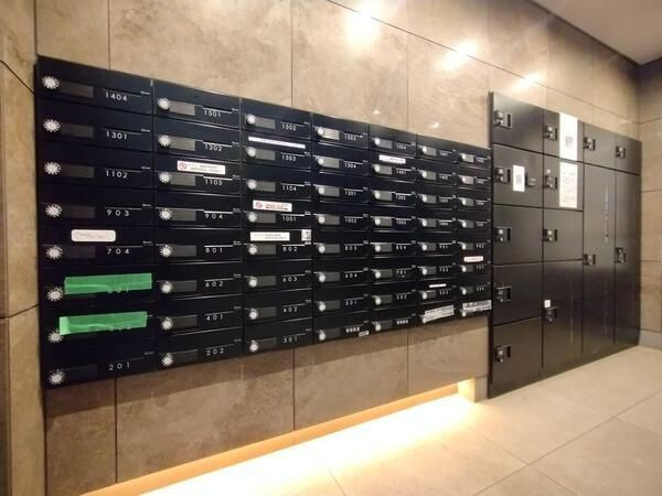 クレイシア新宿のロビー