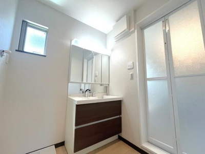  | 化粧品などに整理に便利な収納… 