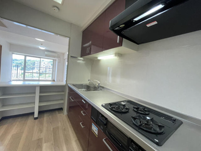  | ３口コンロ、グリル付き