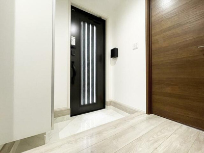  | スタイリッシュな縦ラインの玄… 