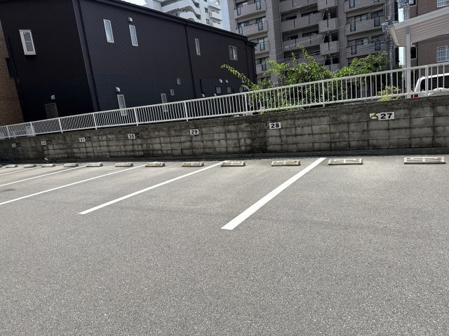 ハイツ野田の駐車場
