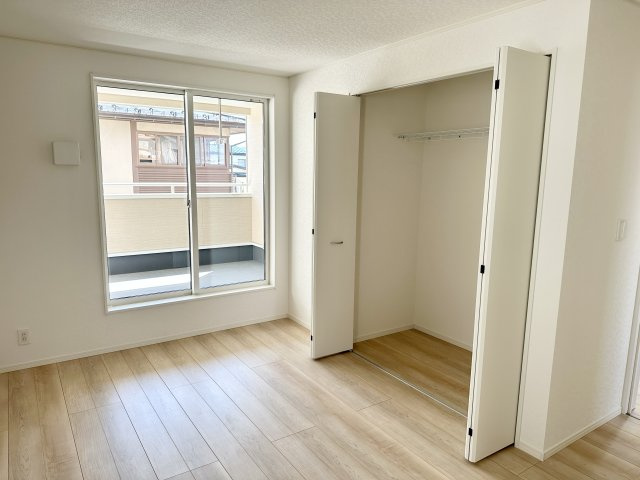 【内観：施工例】 | 【新築分譲住宅　～クレイドルガーデン～】山辺町山辺　第12　☆全2棟☆ | 【Style Room】
家族一人ひとりの大切なプライベート空間。趣味・感性で個性的に飾って頂けるようシンプルに仕上げてあります。自分時間を充実させながら心豊かなひとときを過ごすための大切な空間。