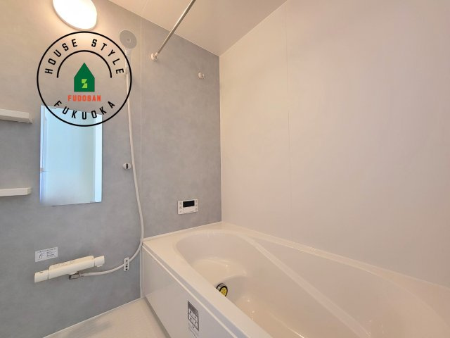 福岡市西区今津第14-4棟（1号棟）の浴室|1日の疲れを癒してくれる広々バスルーム。雨の日のお洗濯にも大活躍な浴室乾燥機付です！