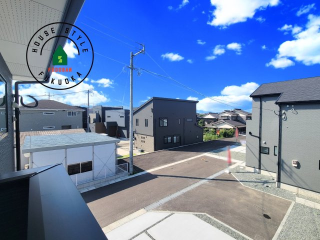 福岡市西区今津第14-4棟（1号棟）の展望|窓から緑が見える物件も魅力的です。