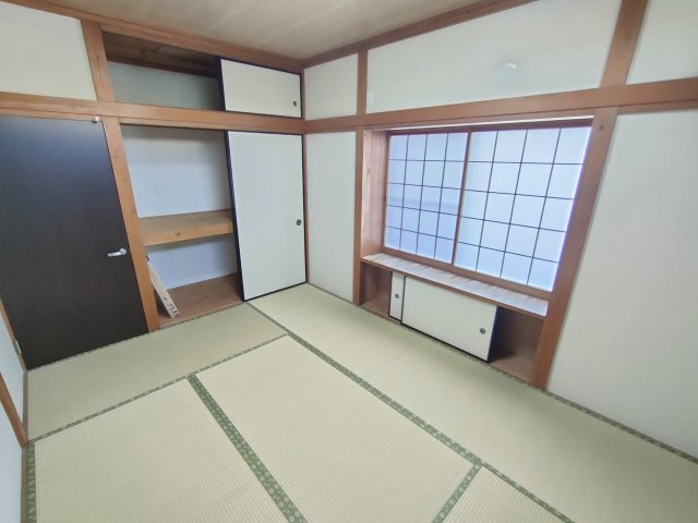 下都賀郡野木町大字友沼-3 リフォーム物件　の和室|〇和室〇
８帖の和室。ダイニング通さず行けるので急な来客でも安心です♪
2025年8月撮影