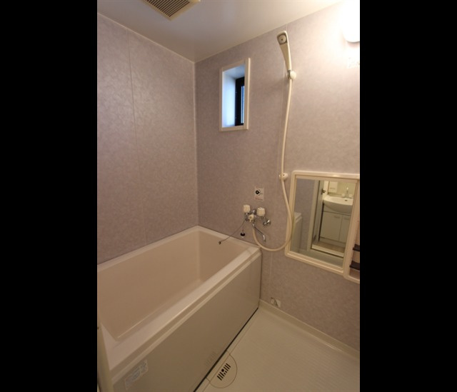 ソレイユトリスの浴室|写真はイメージです。色仕様は現況優先になります。