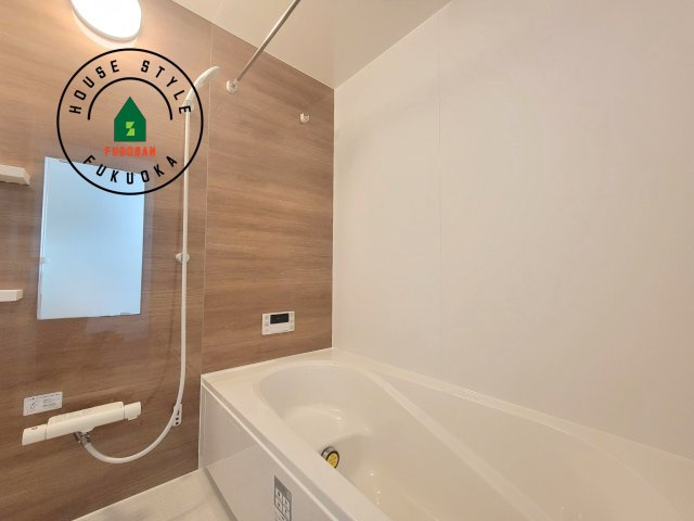 福岡市西区今津第14-4棟（3号棟）の浴室|1日の疲れを癒してくれる広々バスルーム。雨の日のお洗濯にも大活躍な浴室乾燥機付です！