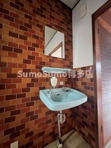 高宮森ビルの洗面所