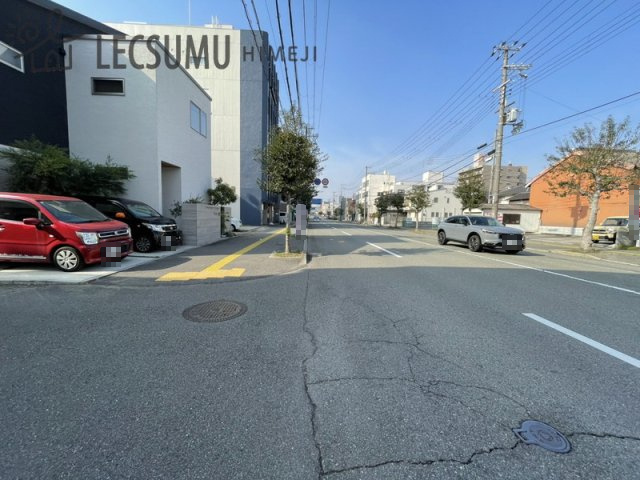 姫路市下寺町/中古戸建の前面道路含む現地写真