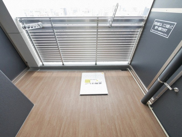 エステムコート難波Ⅶビヨンドのバルコニー