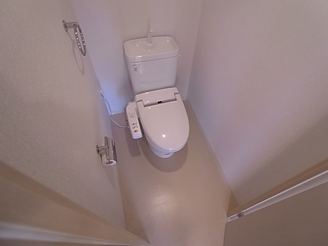 神戸市兵庫区本町１丁目の賃貸マンションのトイレ|ウォシュレット付