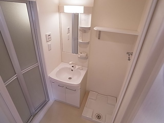 神戸市兵庫区本町１丁目の賃貸マンションの洗面所