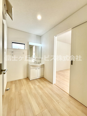 【脱衣所】 | 藤枝市志太5丁目 3期 新築一戸建て 1号棟 | 洗面脱衣室