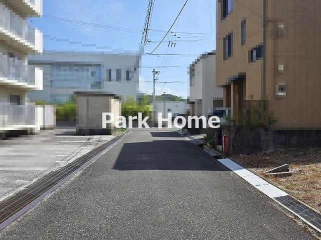 高知市薊野北町2丁目-建築条件付き-売土地の前面道路含む現地写真