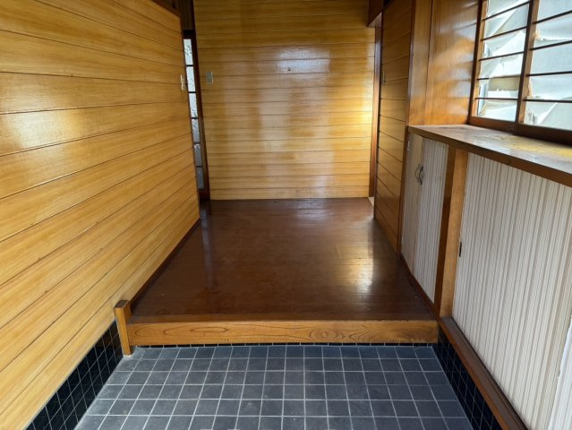 福島県会津若松市城西町の玄関|玄関は広く、昔ながらの趣があります。