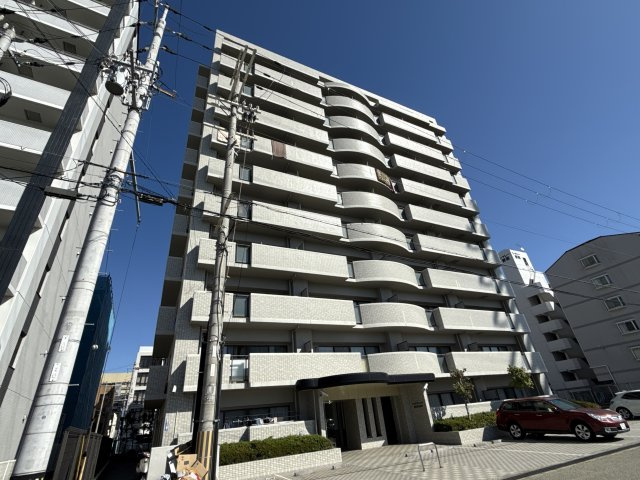 エンブレイス姫路市役所南の外観