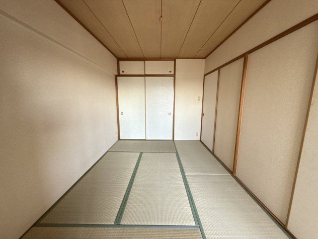 エンブレイス姫路市役所南の寝室