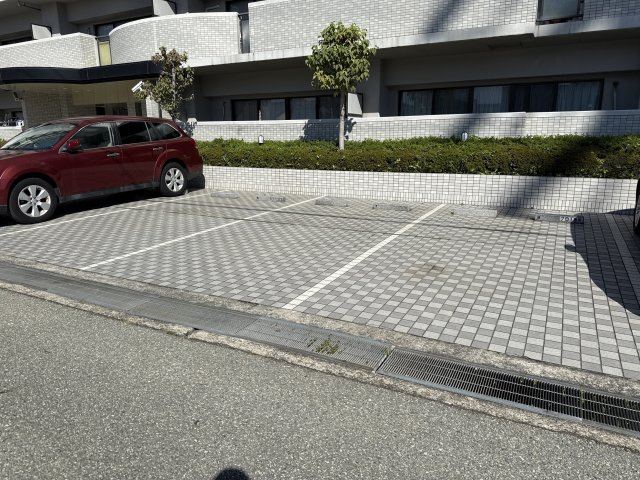 エンブレイス姫路市役所南の駐車場