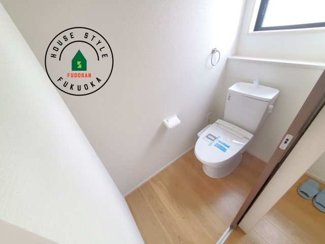 福岡市城南区堤1丁目第3-2棟（1号棟）の内観：施工例|温水洗浄便座を完備しております。2ヶ所にトイレがあるのは朝の慌ただしい時間も安心です。