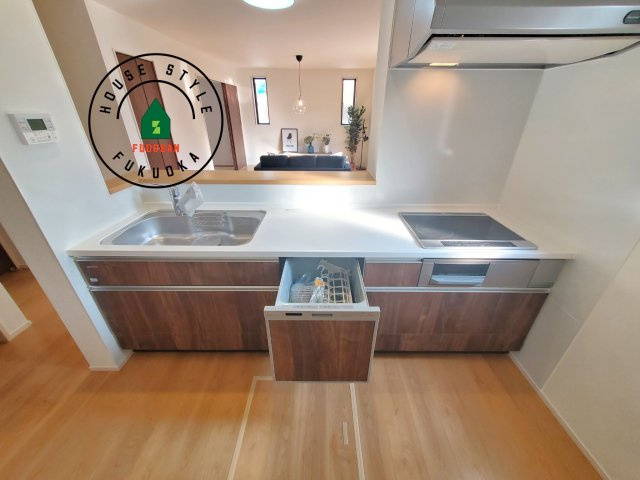 福岡市城南区堤1丁目第3-2棟（1号棟）の内観：施工例|キッチン。グリル・食器洗い乾燥機・浄水器も完備。
