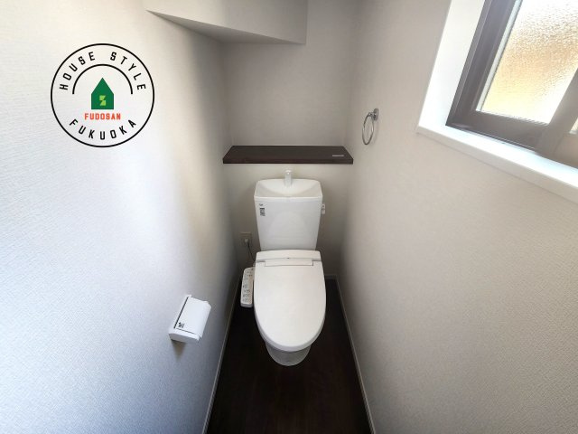 福岡市城南区堤1丁目第3-2棟（2号棟）の内観：施工例|温水洗浄便座を完備しております。2ヶ所にトイレがあるのは朝の慌ただしい時間も安心です。