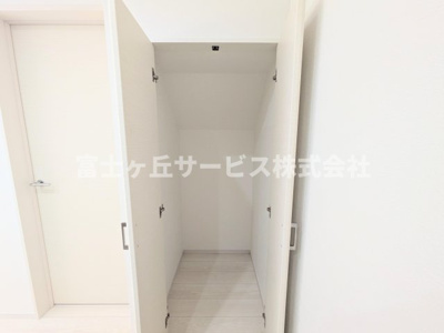 【収納】 | 浜松市中央区原島町 3期 新築一戸建て | キッチン横の収納です