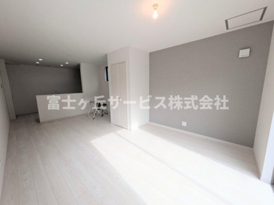 【居間・リビング】 | 浜松市中央区原島町 3期 新築一戸建て | リビングダイニングです