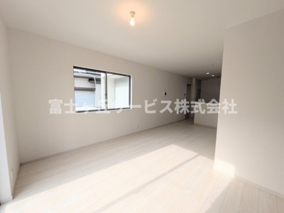 【居間・リビング】 | 浜松市中央区原島町 3期 新築一戸建て | リビングです