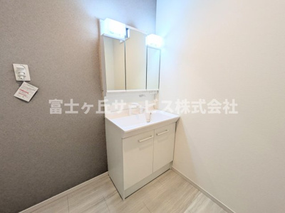 【独立洗面台】 | 浜松市中央区原島町 3期 新築一戸建て | 独立洗面台です