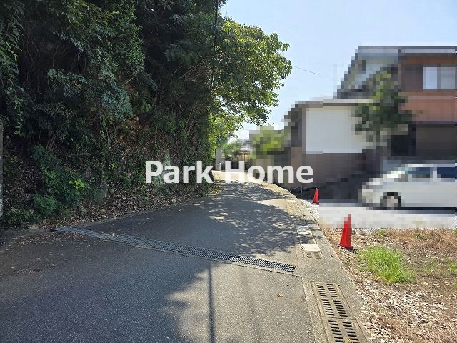 高知市神田 -建築条件付き-売土地の前面道路含む現地写真