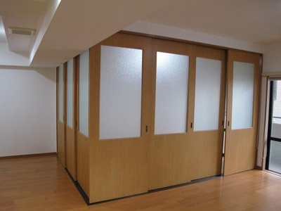 | 洋室６帖の可動間仕切りを閉め… 