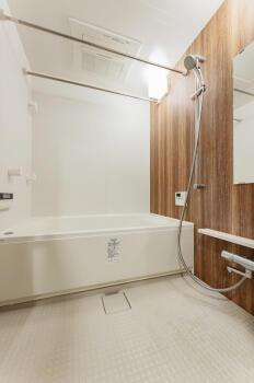  | 浴室乾燥機付きのお風呂です。… 