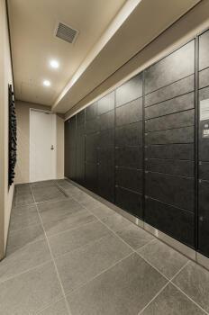  | 宅配ボックスの向かいに集合郵… 