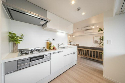  | ホワイトの清潔感あるキッチン… 