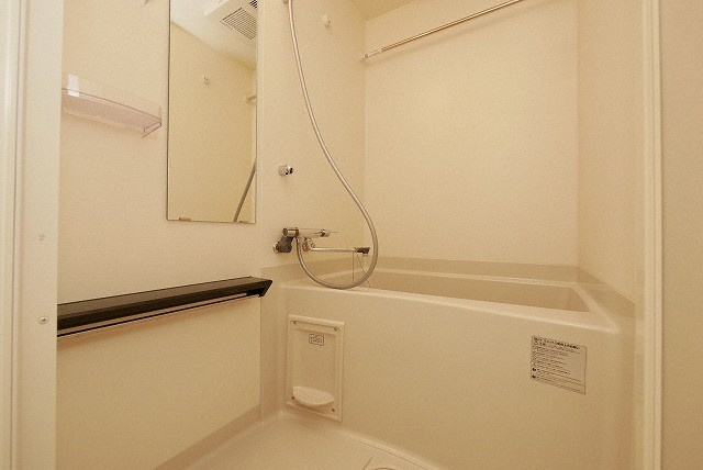 アドバンス大阪カーサの浴室