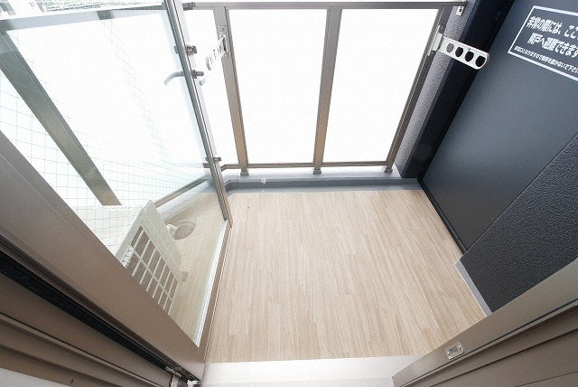 アドバンス大阪カーサのバルコニー