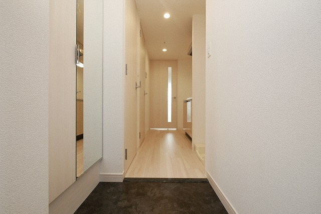 アドバンス大阪カーサの玄関
