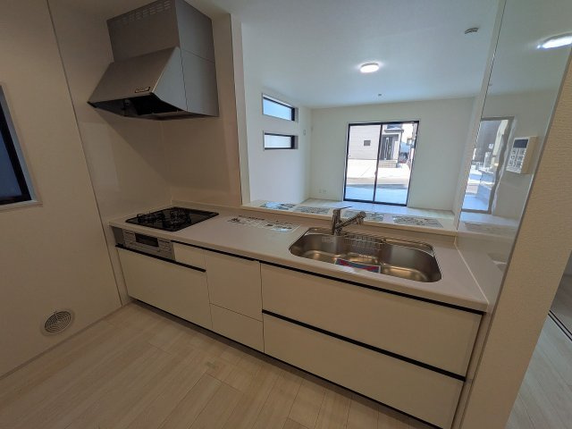 八王子市　下恩方町　新築一戸建て　１６期のキッチン|～使い勝手の良いシステムキッチン～