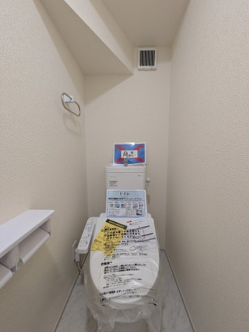 八王子市　下恩方町　新築一戸建て　１６期のトイレ|～暖房温水洗浄機能付きトイレ　冬場は特に嬉しい機能ですね～