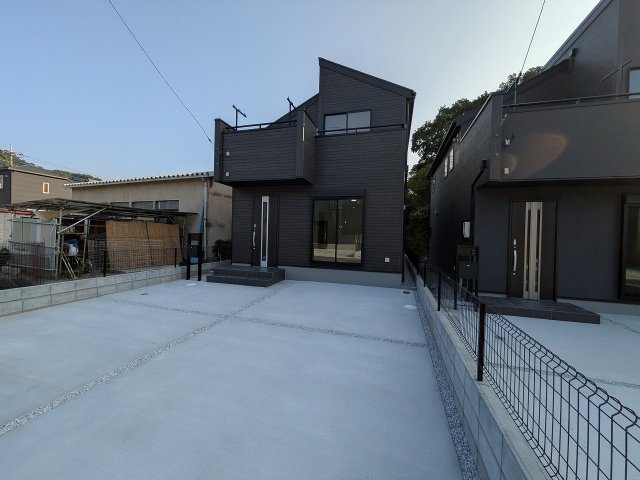 八王子市　下恩方町　新築一戸建て　１６期の外観|～初期費用・月額費用0円の太陽光発電搭載　長期優良住宅認定　全棟並列2台駐車可能～