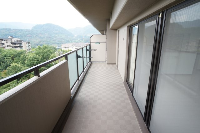 西宮名塩ウィンディヒルズ2番館のバルコニー