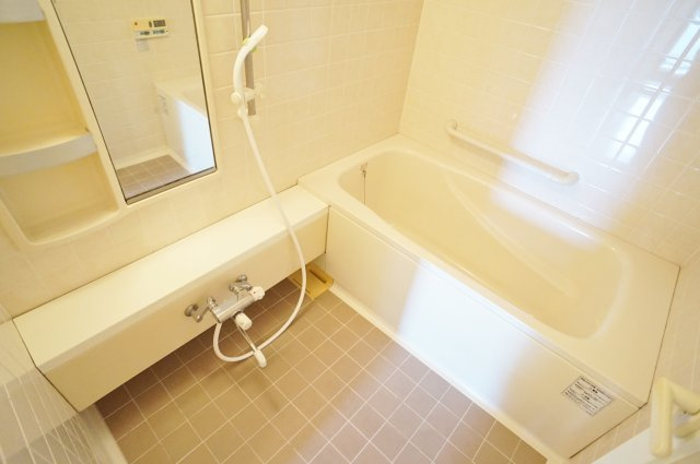 西宮名塩ウィンディヒルズ2番館の浴室