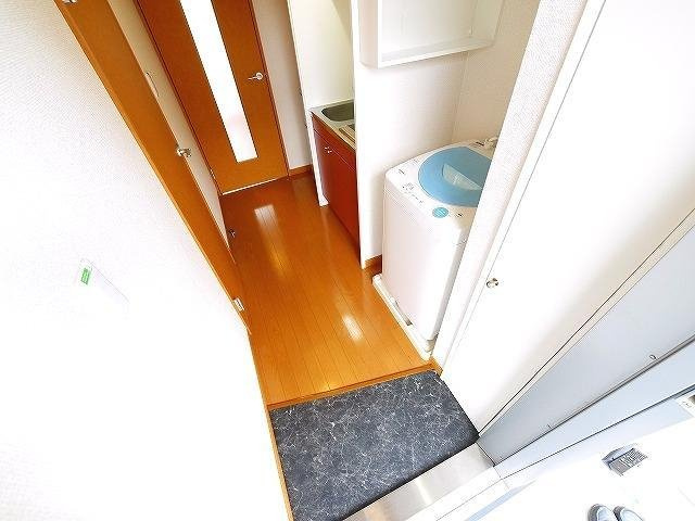 レオパレス伏見Ⅱの玄関|シンプルで使いやすい玄関です