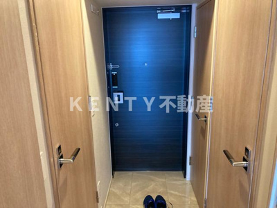 【玄関】 | ルフォンプログレ西大井プレミア | 収納もある玄関です